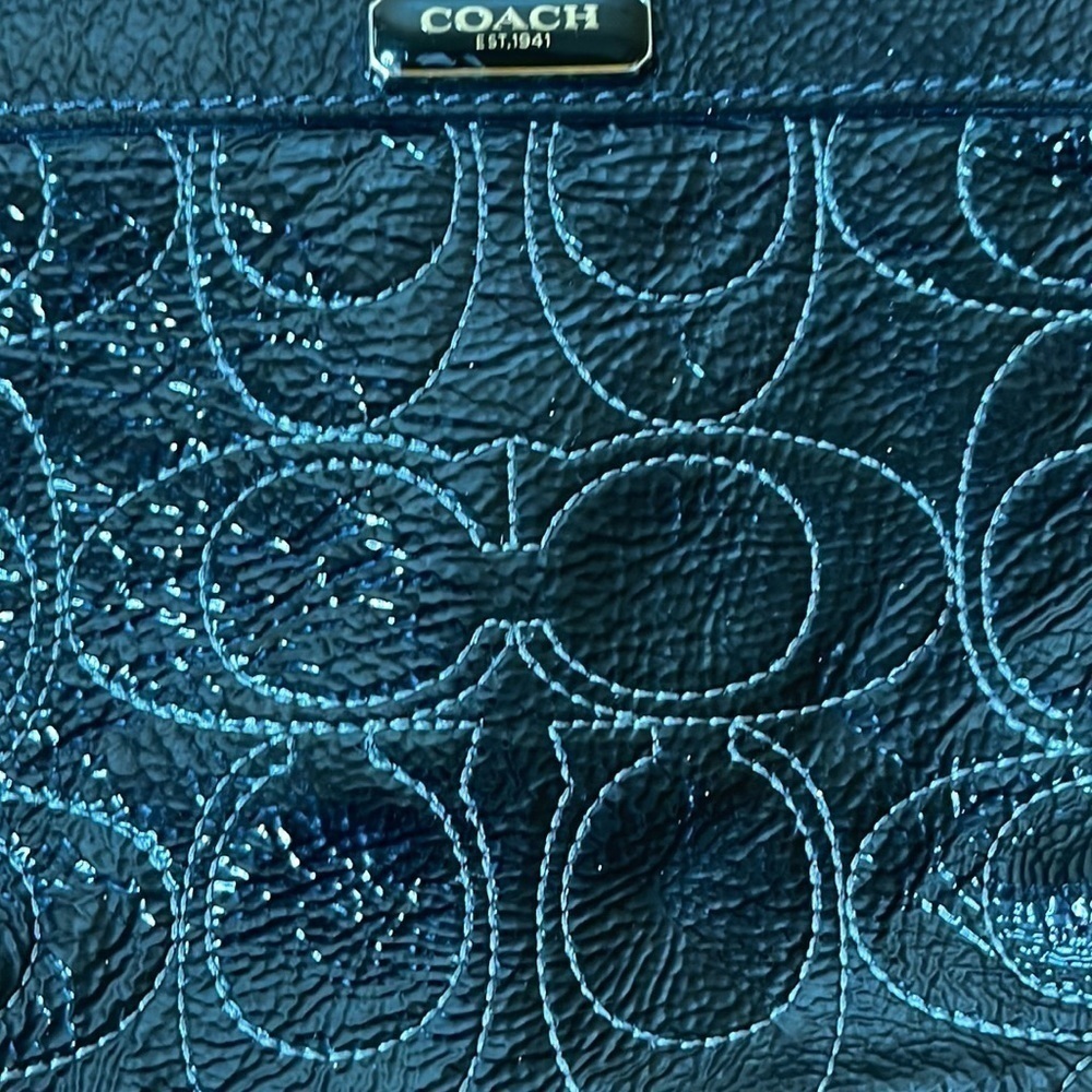 Coach black patent wristlet - Picture 3 of 8